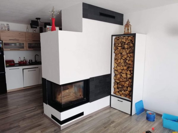 Kamenný obklad na krb